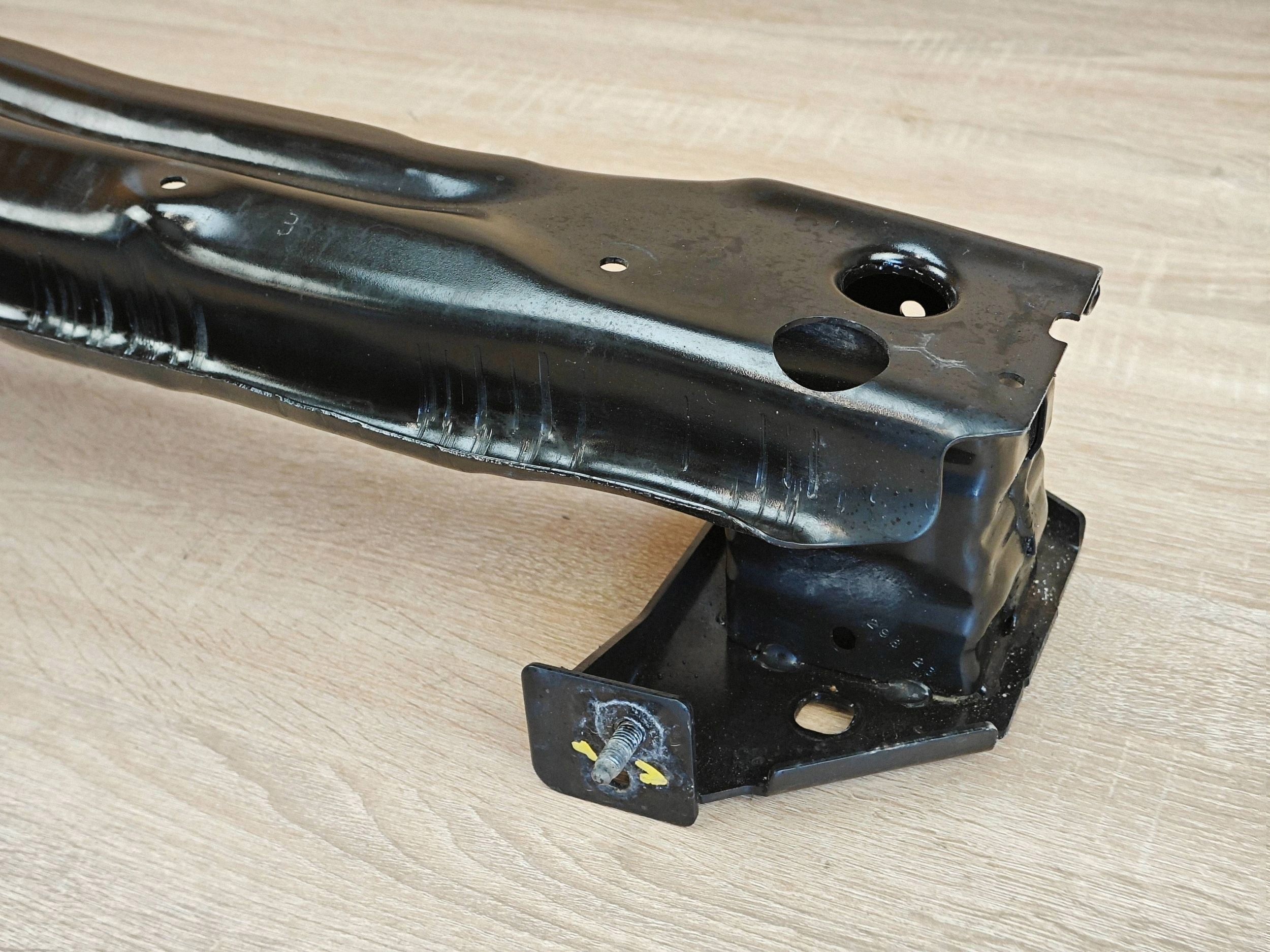 BMW OEM 7400008 Barra transversal para-choques traseiro image 3