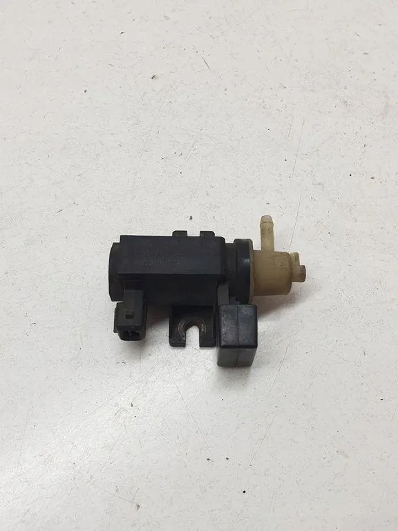 Válvula EGR OEM 55563532 para Saab 9-3 2.0T Aero image 2