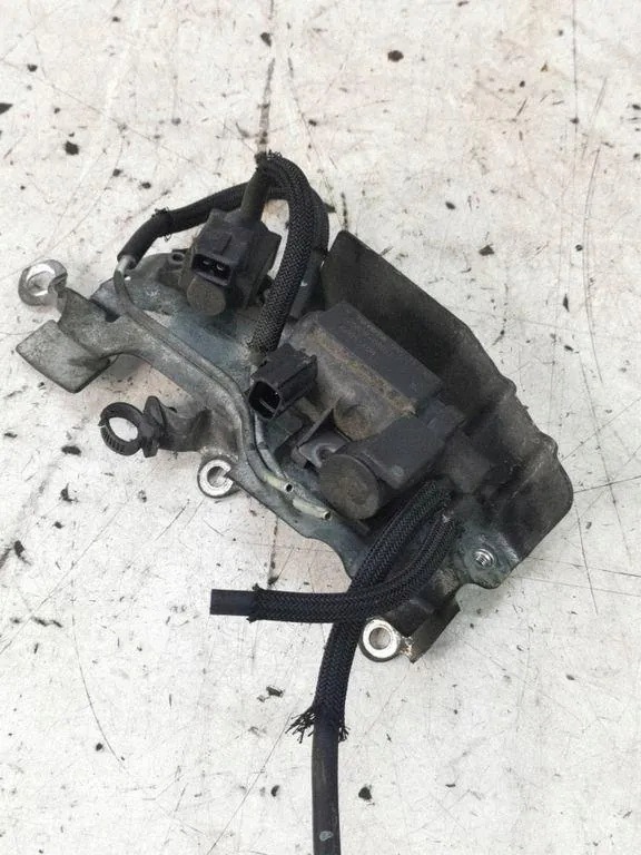 Válvula de vacío OEM 70051308 para Toyota Avensis II image 2