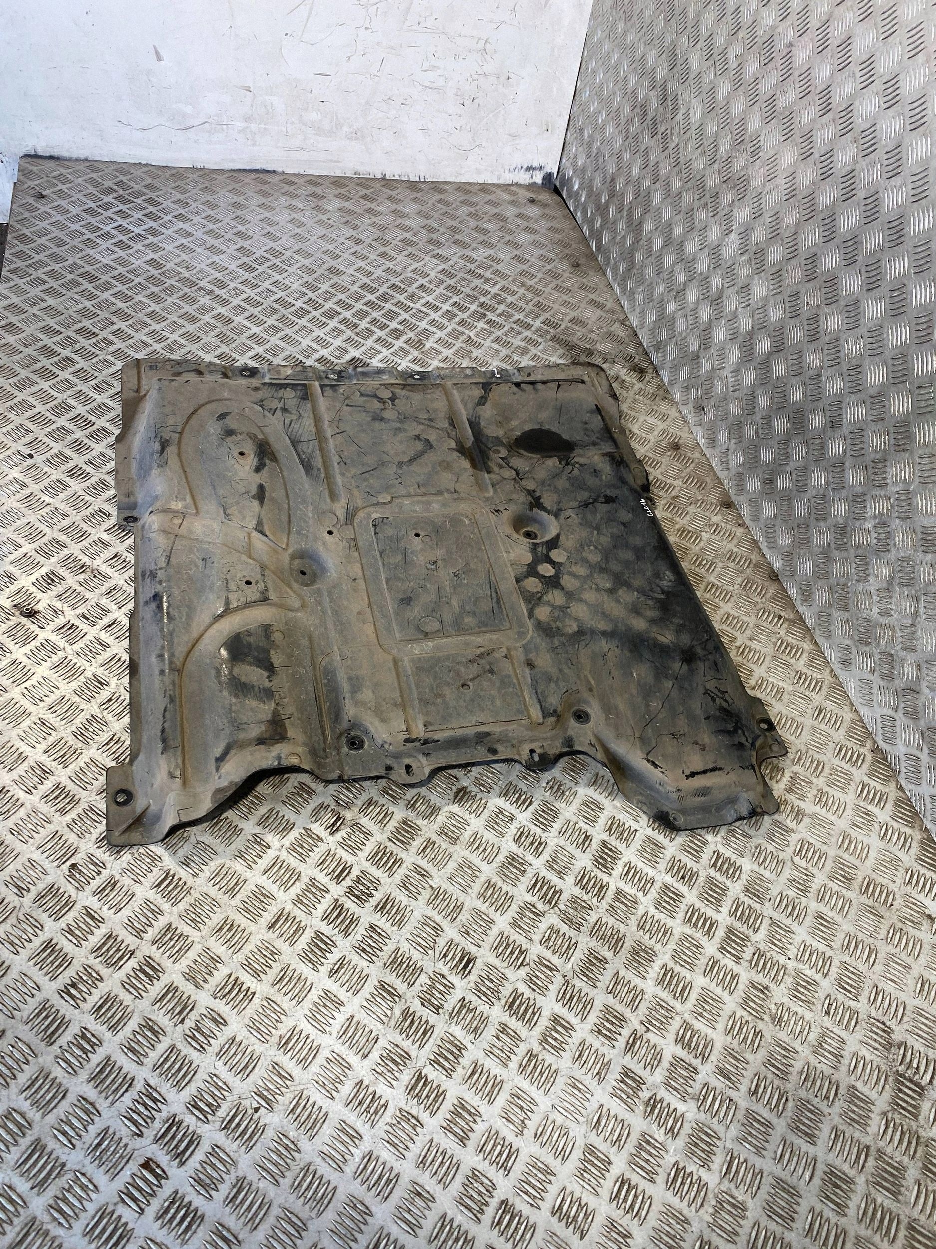 Getriebeabdeckung Mercedes-Benz GLC OEM 2535201300 image 3