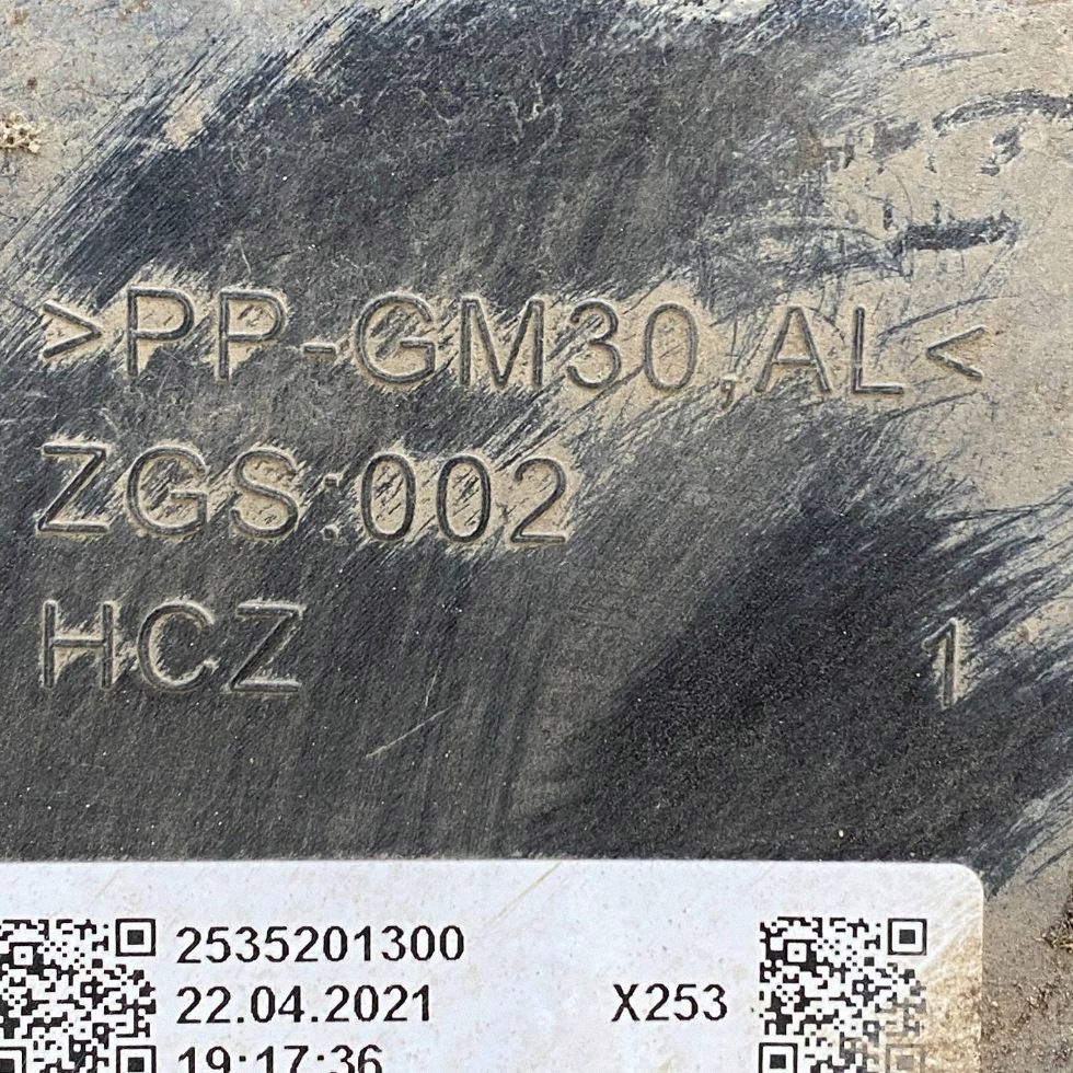 Getriebeabdeckung Mercedes-Benz GLC OEM 2535201300 image 5