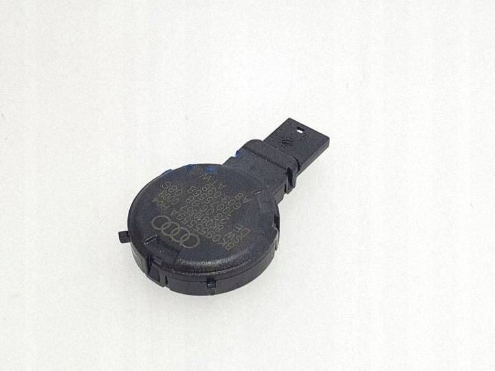 Audi A6 C6 sadeanturi OEM 8K0955559A kiinnikkeellä
