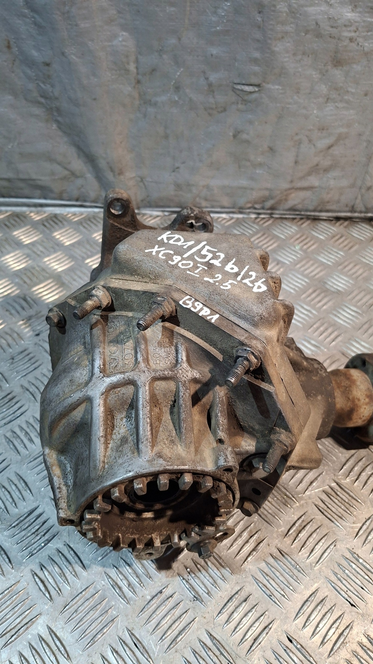 Volvo XC90 I 2.4D Reductor de ángulo OEM 30735299 image 7
