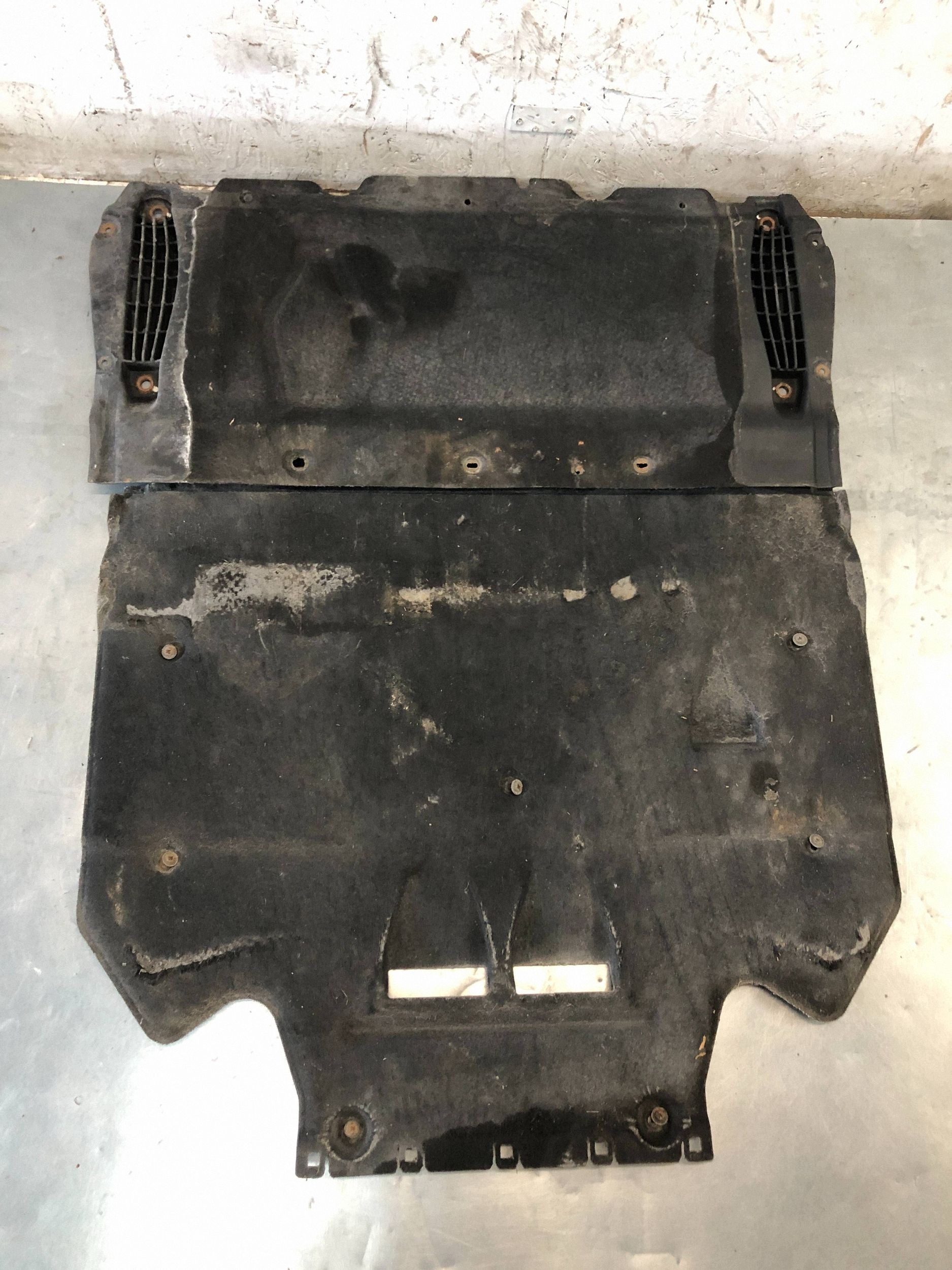 Cubierta motor Audi A7 C7 OEM 4G0863821F - Usado image 2
