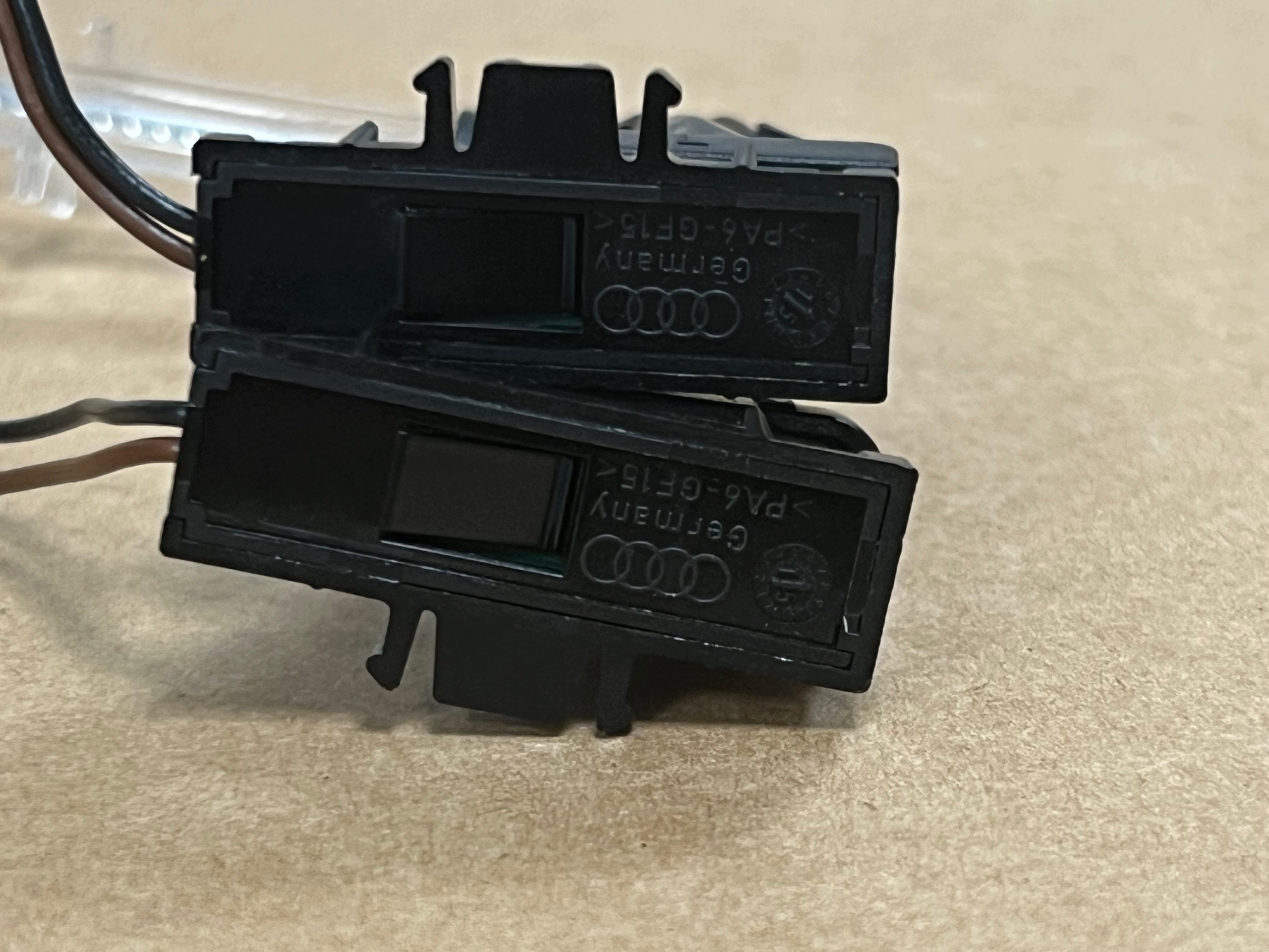 Vasen tunnelivalo OEM 4G0947093 Audi A7 C7 Liftille