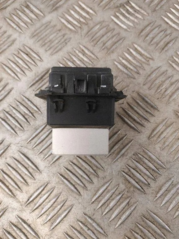 Puhallinvastus OEM T1031332X Renault Trafic III