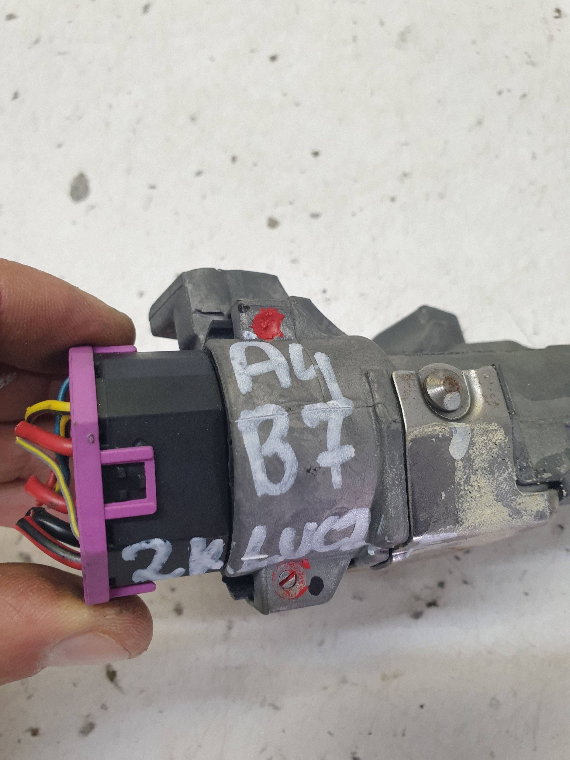 Volkswagen Polo 9N 1.2 Sytytyslukko OEM 4B0905851N
