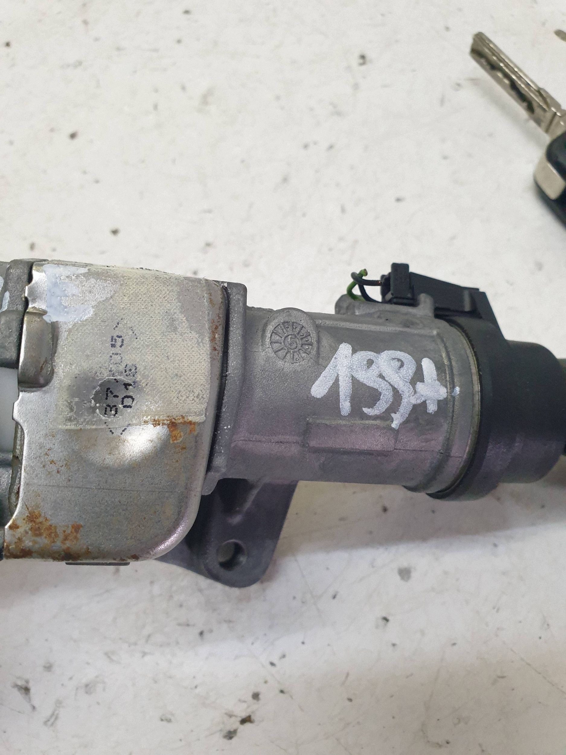 VW Polo 9N 1.2 Zündschloss OEM 4B0905851N image 4