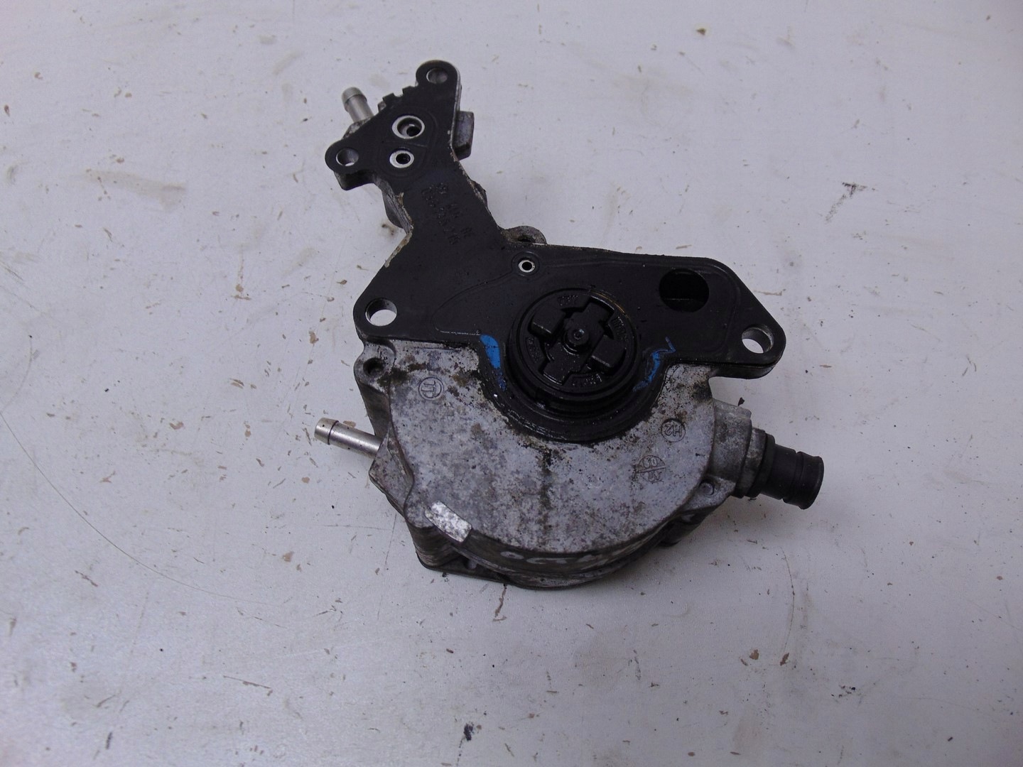 Bomba de vácuo OEM 038145209Q para VW Golf V 1.9 TDI image 2