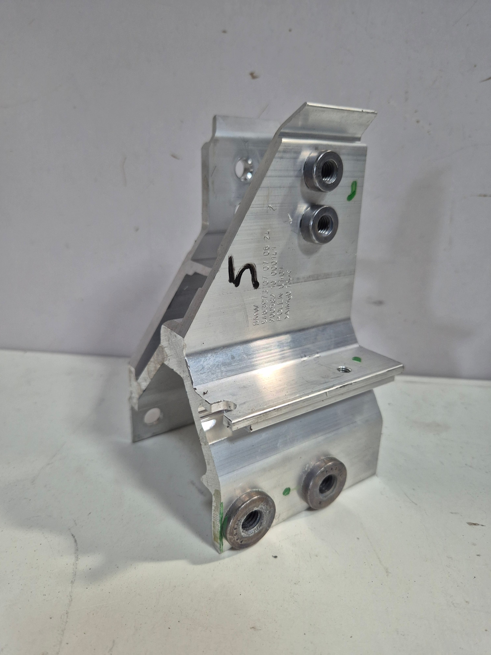 OEM 9463973/4 Radiator Mount Bracket Left/Right image 2