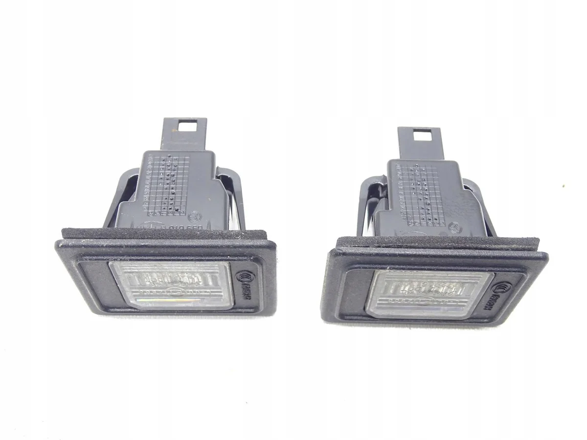 Luz Matrícula Mercedes A1729061100 Clase A W176 image 3