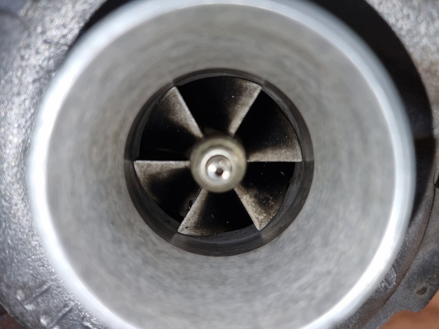 Turbocompressor usado OEM 3653146 para Volvo S60 2.4 D5 image 3