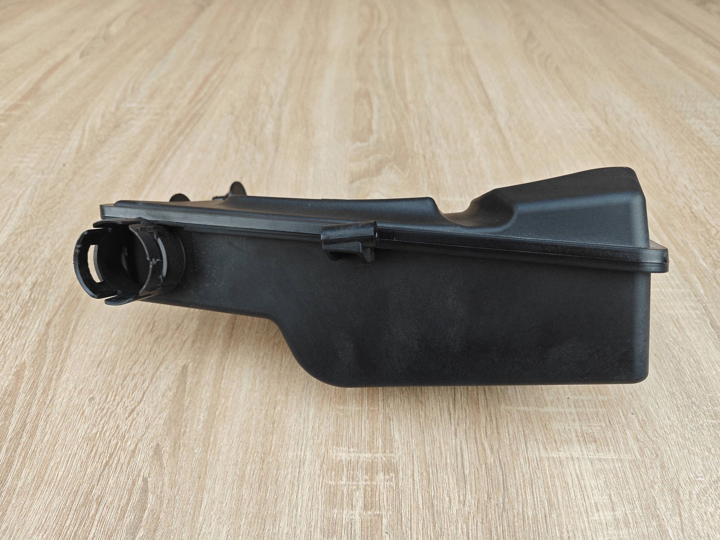 BMW 8575040 Air Resonator for 530D G30/G31