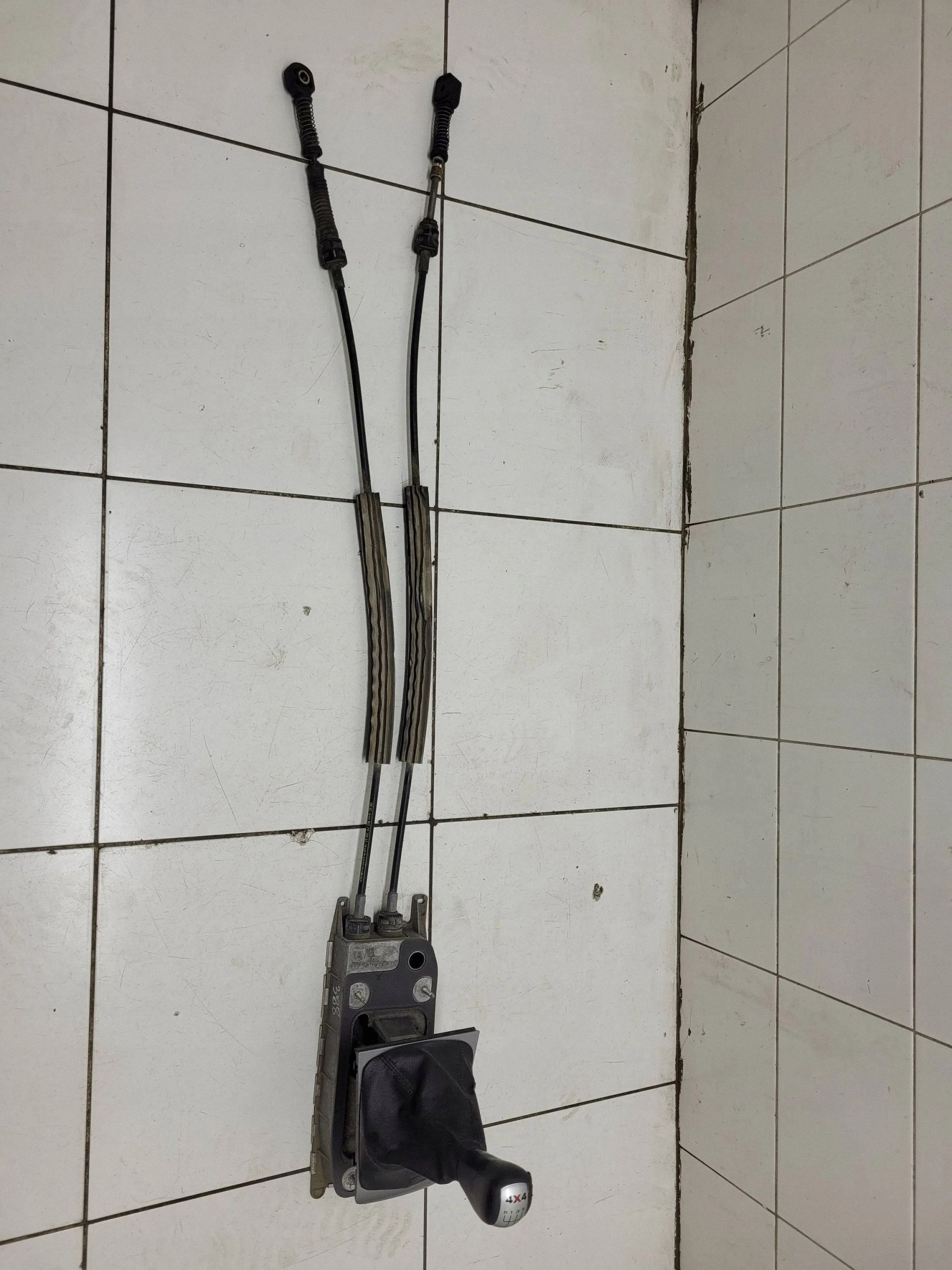 Seletor de Mudanças Skoda Yeti OEM 1K0711061B image 2