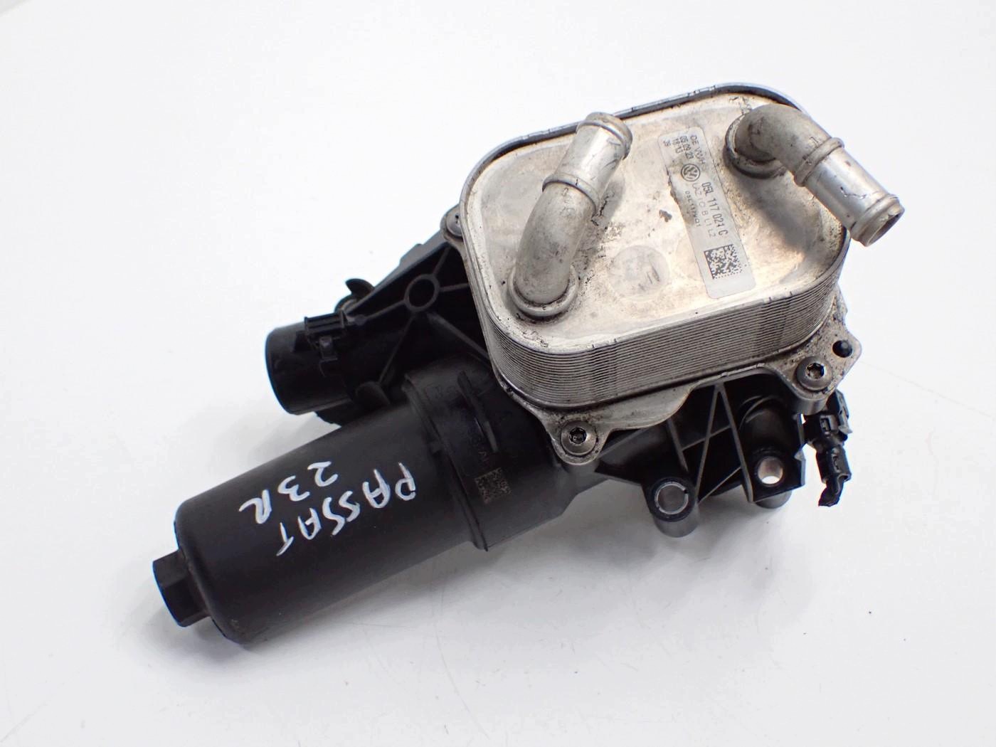 Ölfiltergehäuse OEM 05L115389AF für Skoda Octavia IV image 2