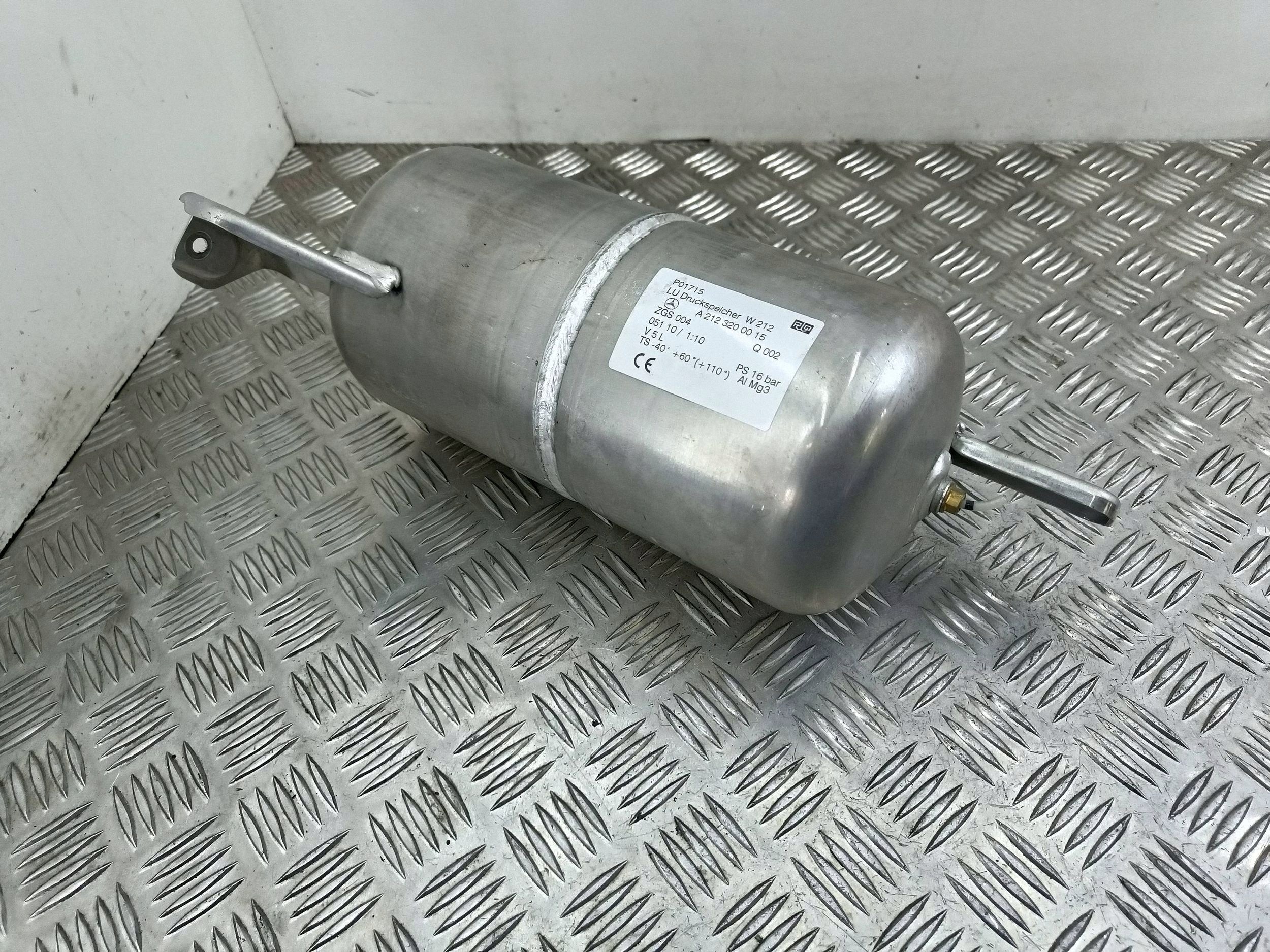 Ilmasäiliö OEM A2123200015 Mercedes-Benz E W212:lle image 2