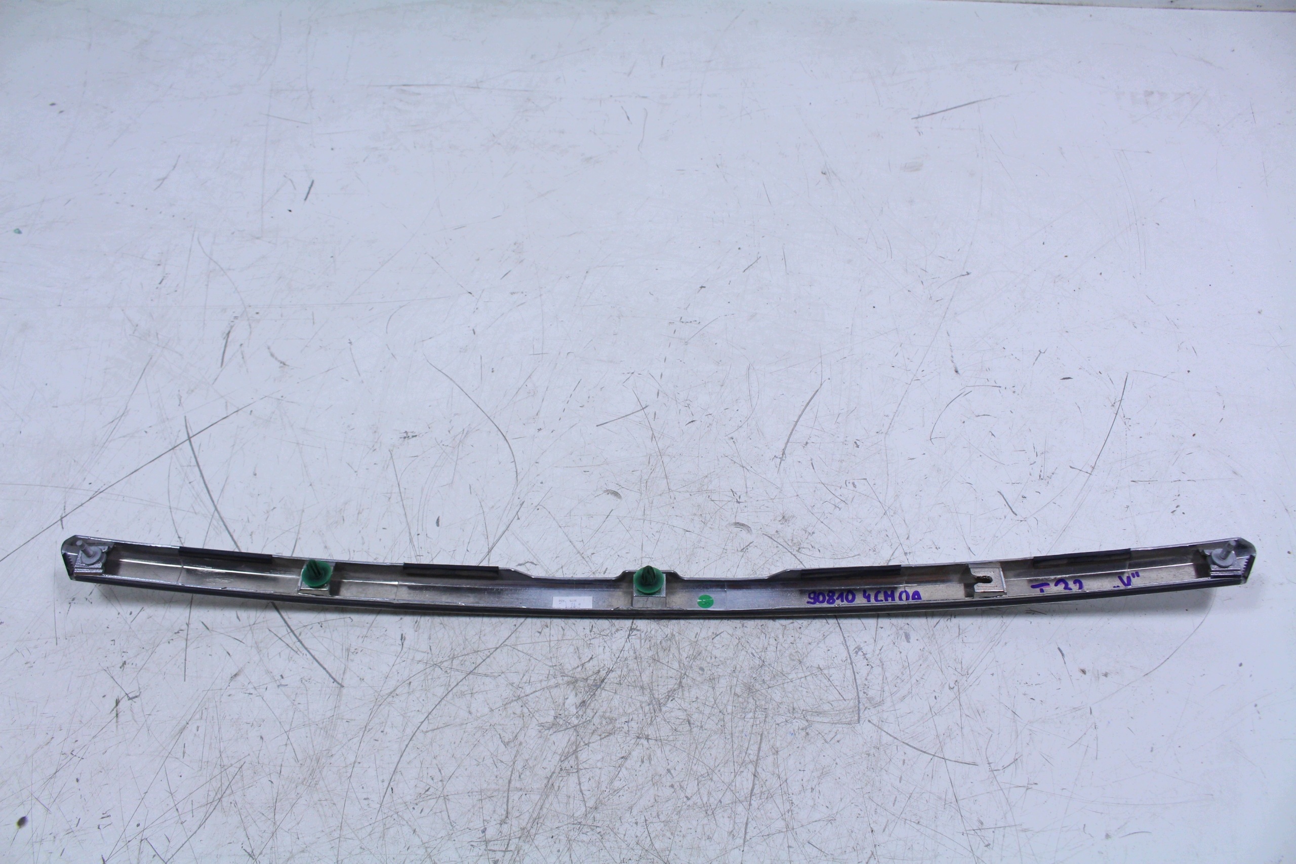 Nissan X-Trail T32 Heckklappenleiste OEM 908104CM0A image 4