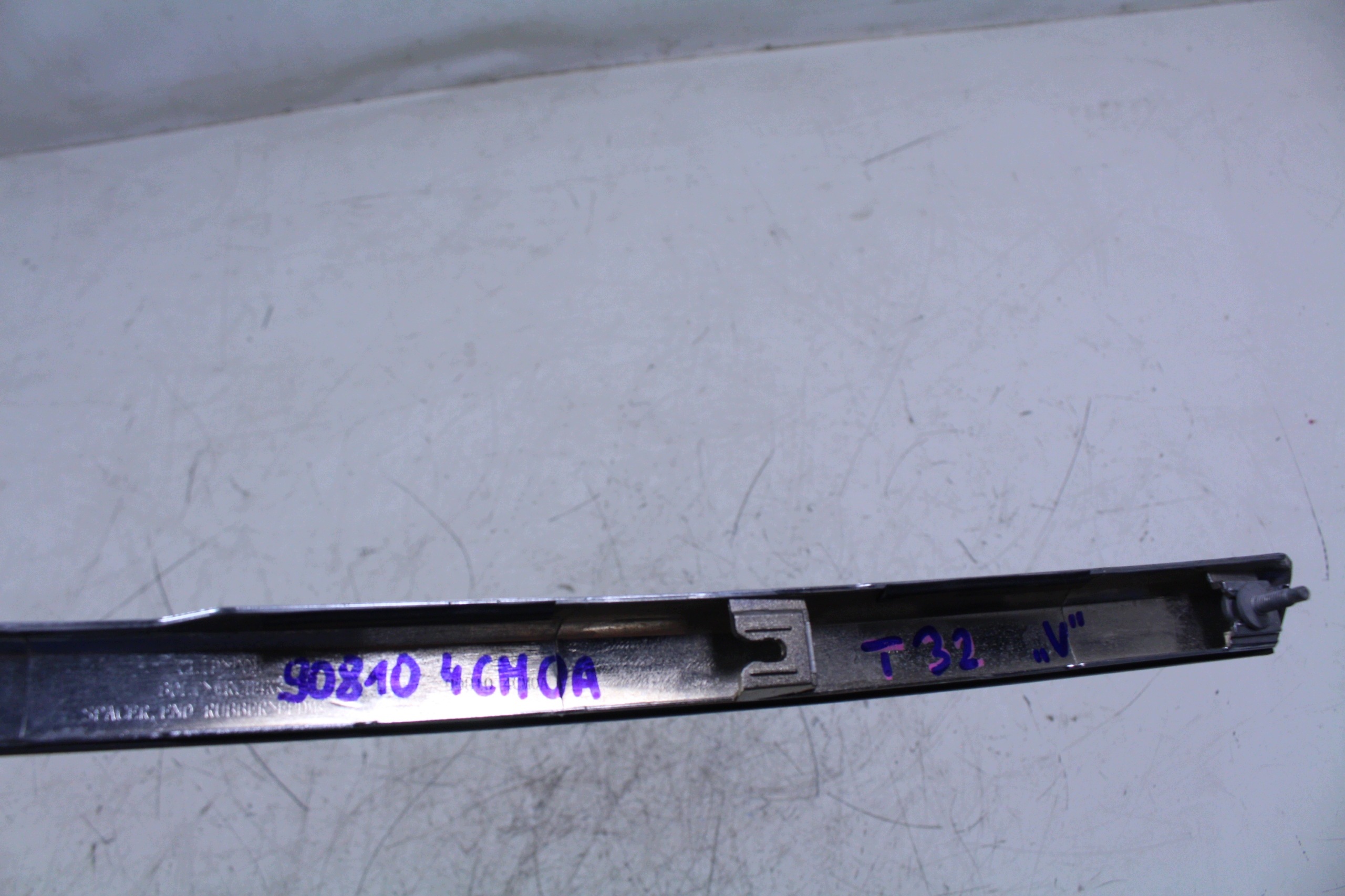 Nissan X-Trail T32 Heckklappenleiste OEM 908104CM0A image 5