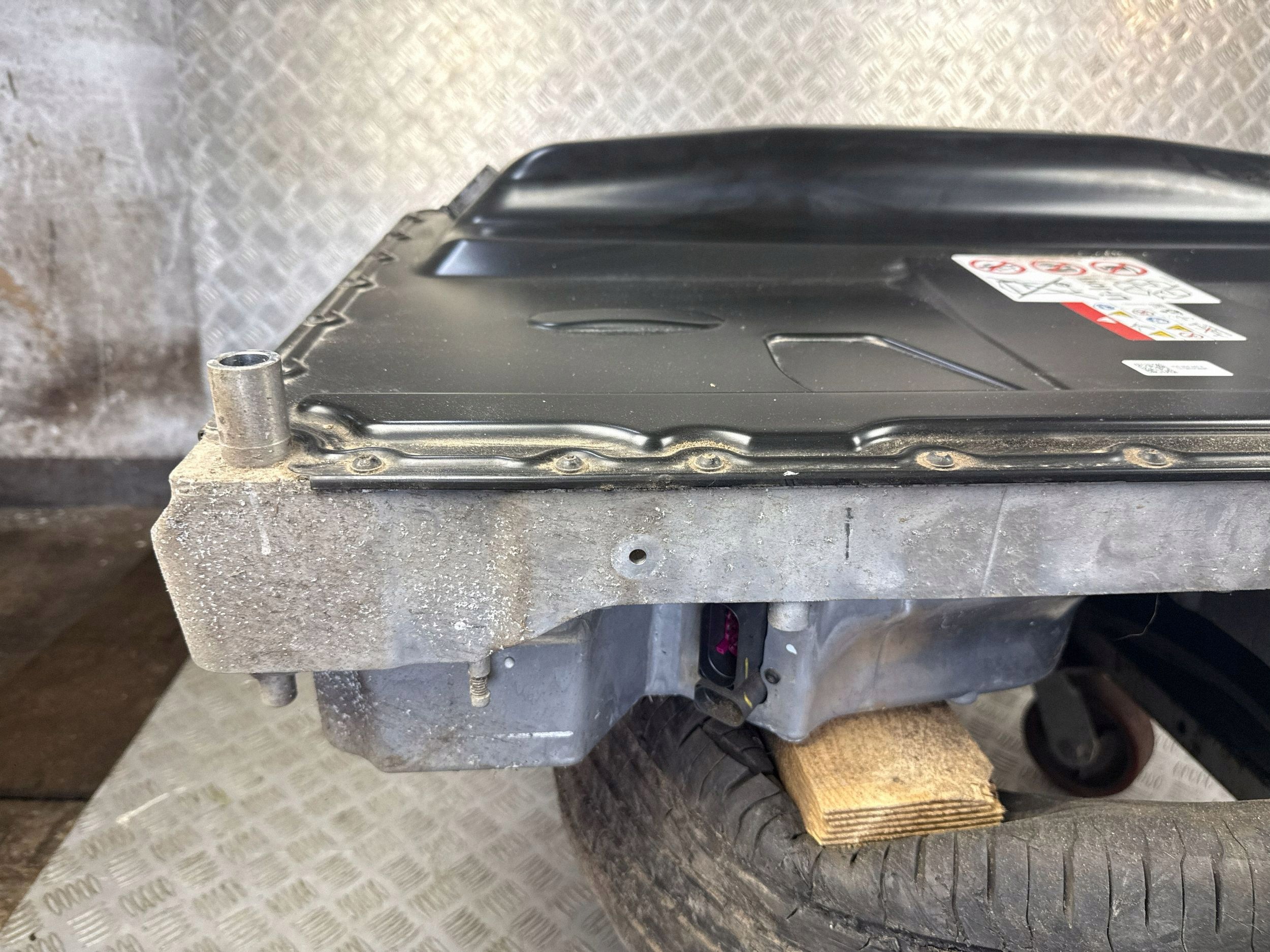 Bateria híbrida Audi A3 8Y OEM 5WA915588E Usada image 6