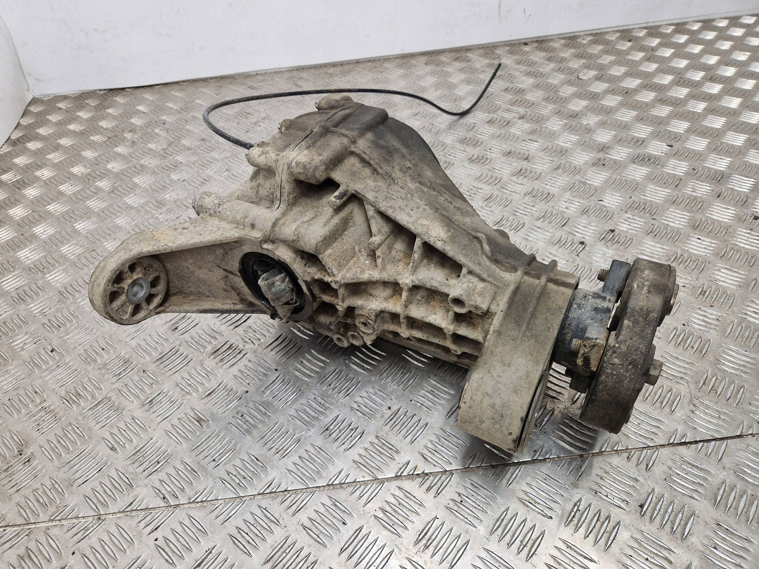 Différentiel arrière OEM 4460310032 pour Mercedes ML W164 image 3