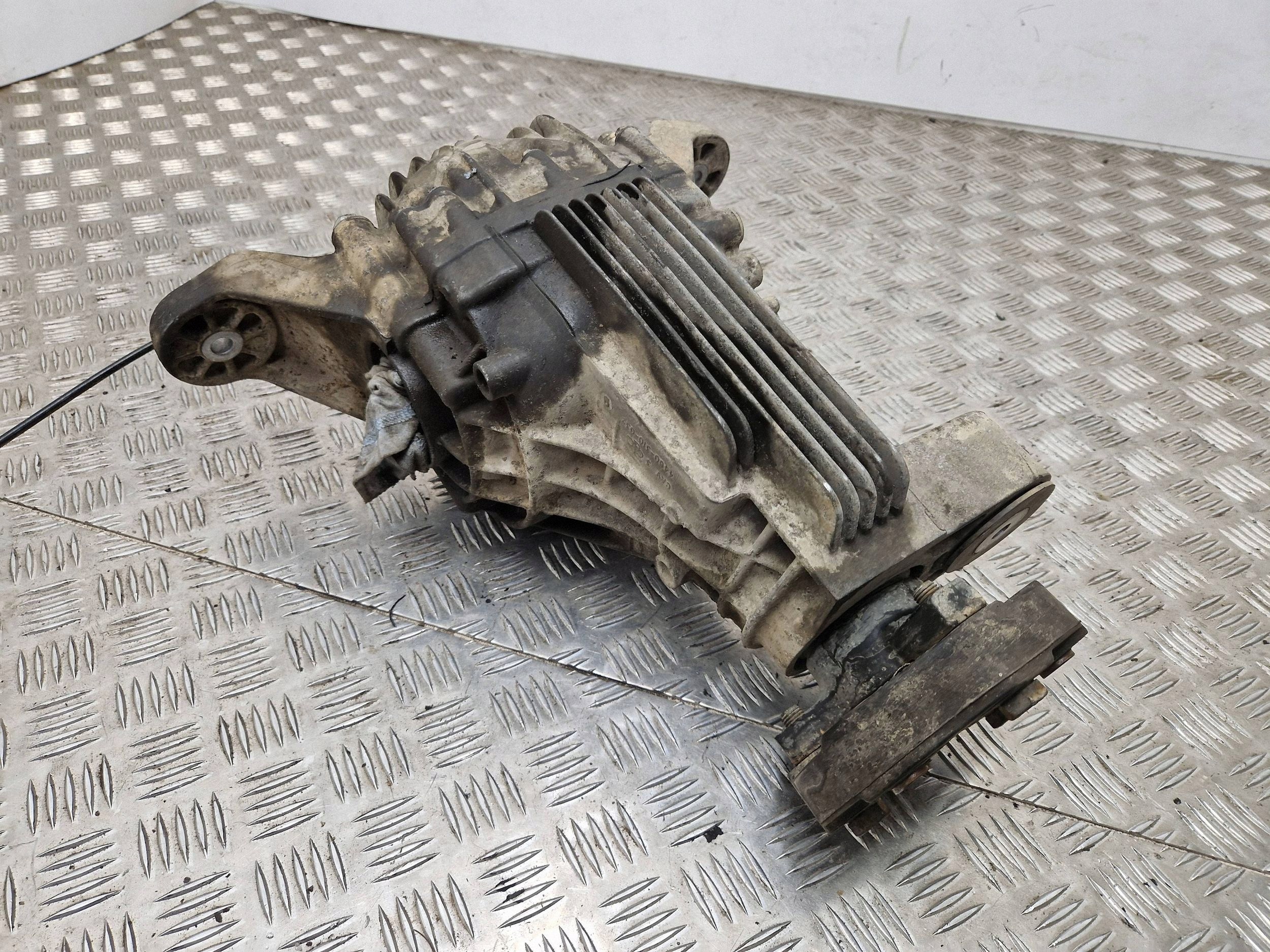 Différentiel arrière OEM 4460310032 pour Mercedes ML W164 image 7