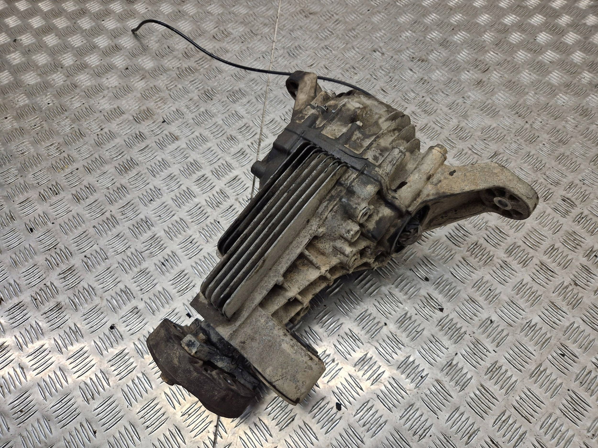 Différentiel arrière OEM 4460310032 pour Mercedes ML W164 image 8