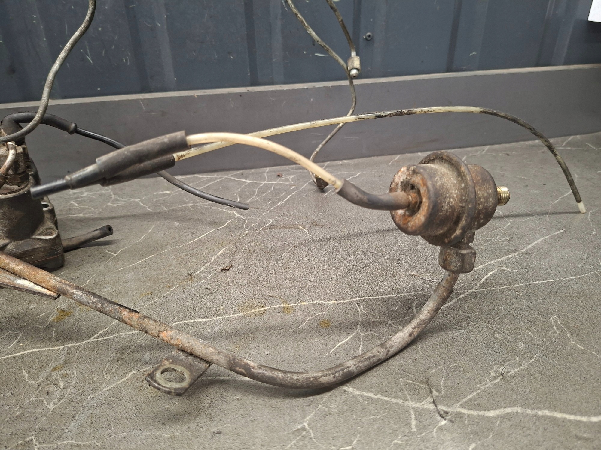 Termostaatti OEM 0438140065 Mercedes W123 2.3:lle image 3