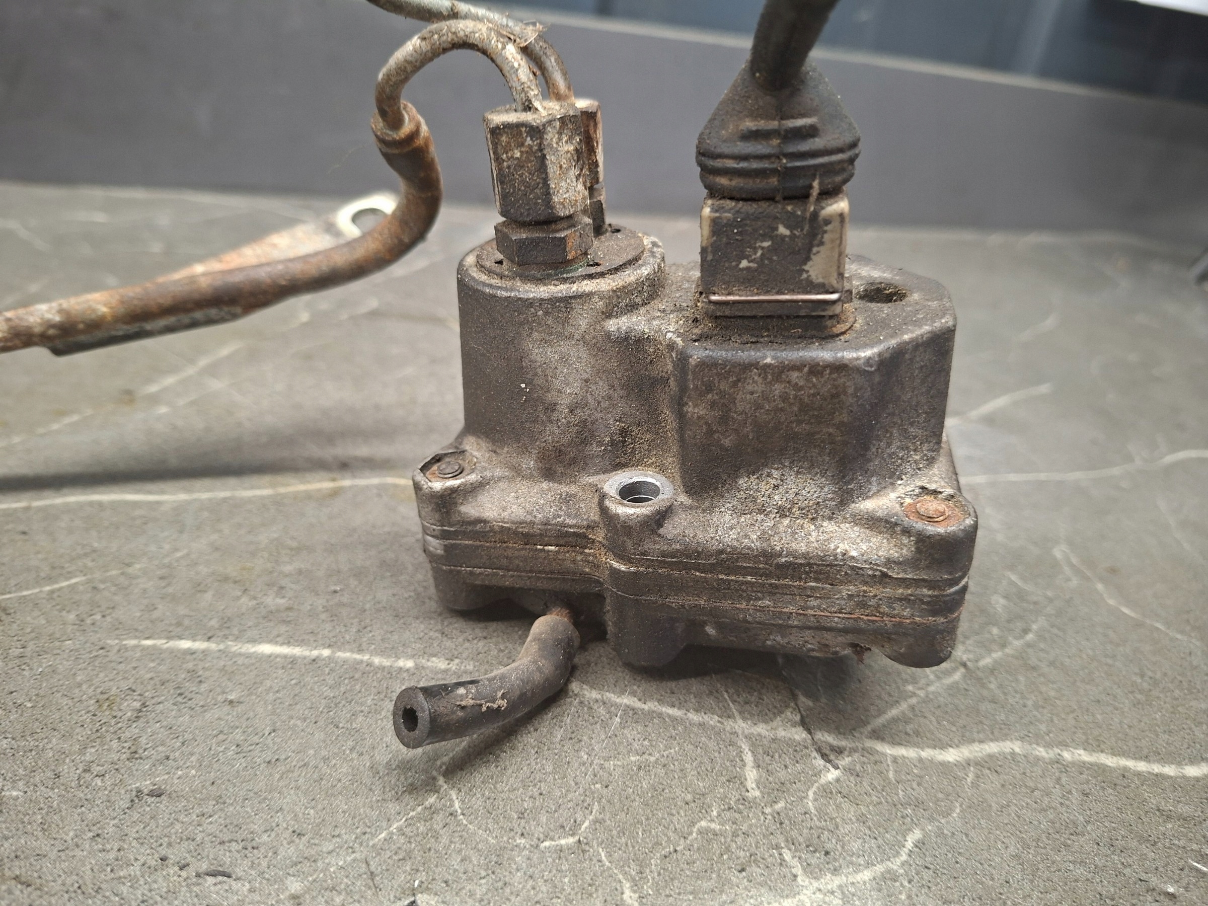 Termostaatti OEM 0438140065 Mercedes W123 2.3:lle image 5
