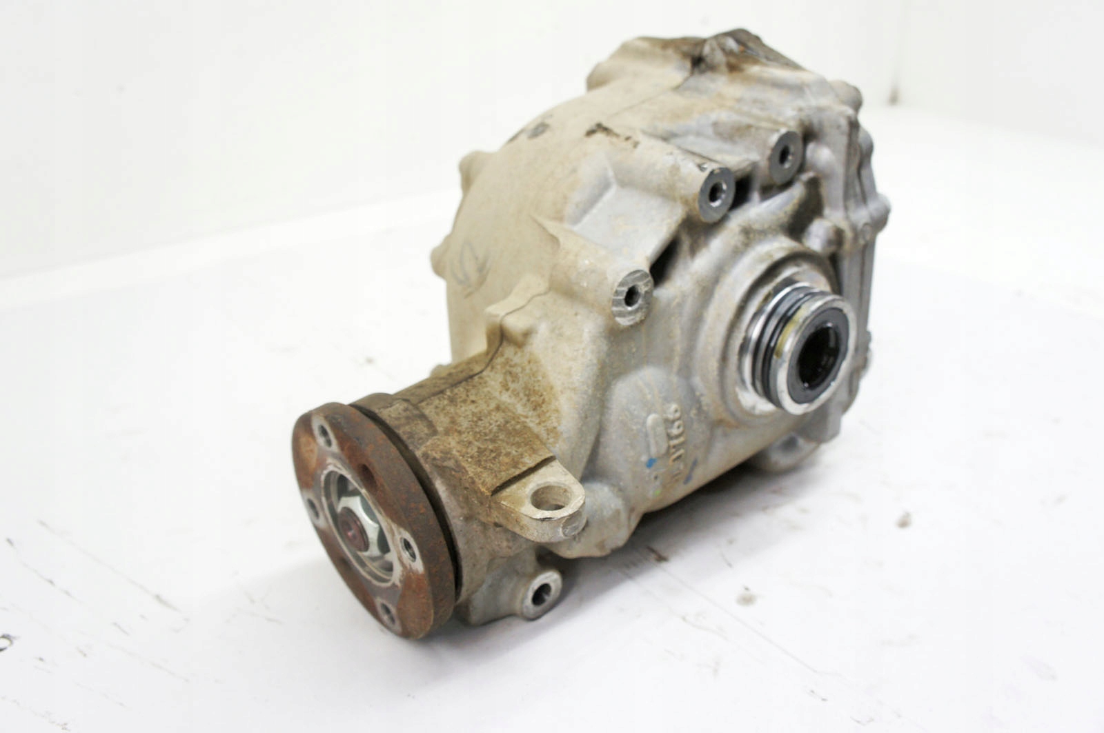 Infiniti Q50 3.5 Hybrid etudifferensiaali OEM NL0766