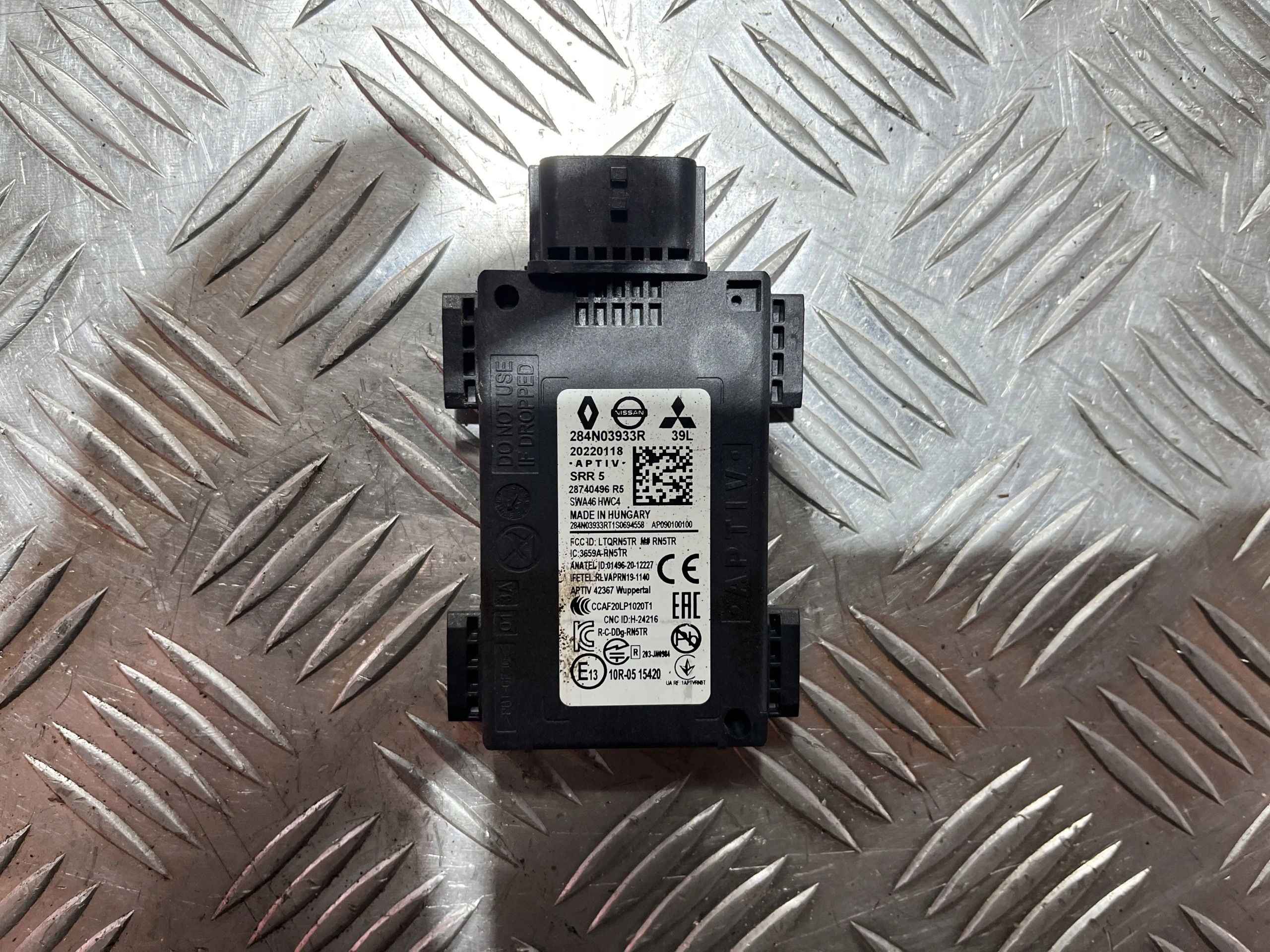 Döda vinkeln sensor OEM 284N03933R - Nissan Qashqai III