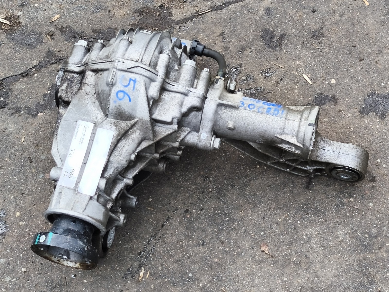 Etuakseli OEM P68263986AA Jeep Grand Cherokee -lle
