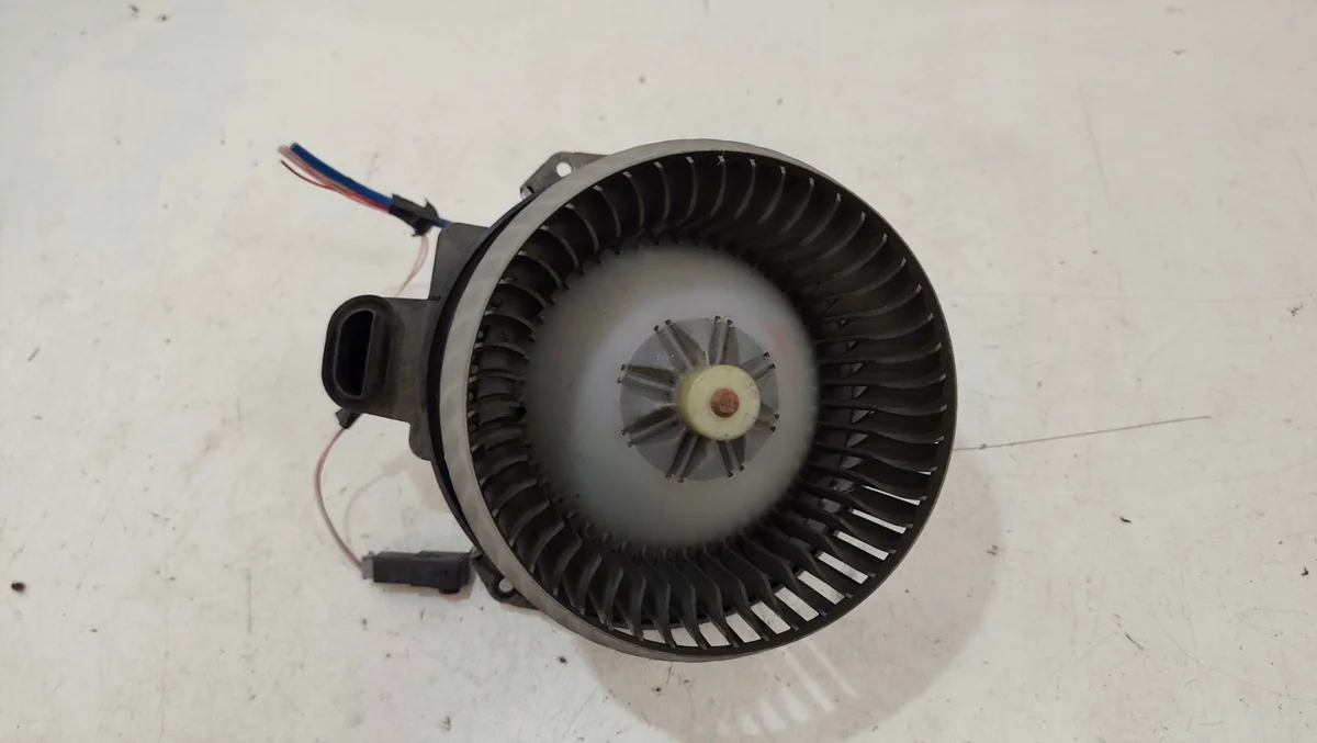 Ventilador Toyota Verso AV272700-8103 Usado