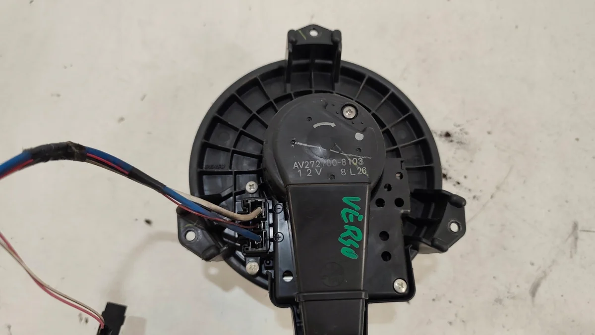 Gebläse Lüfter Toyota Verso AV272700-8103 thumbnail 1