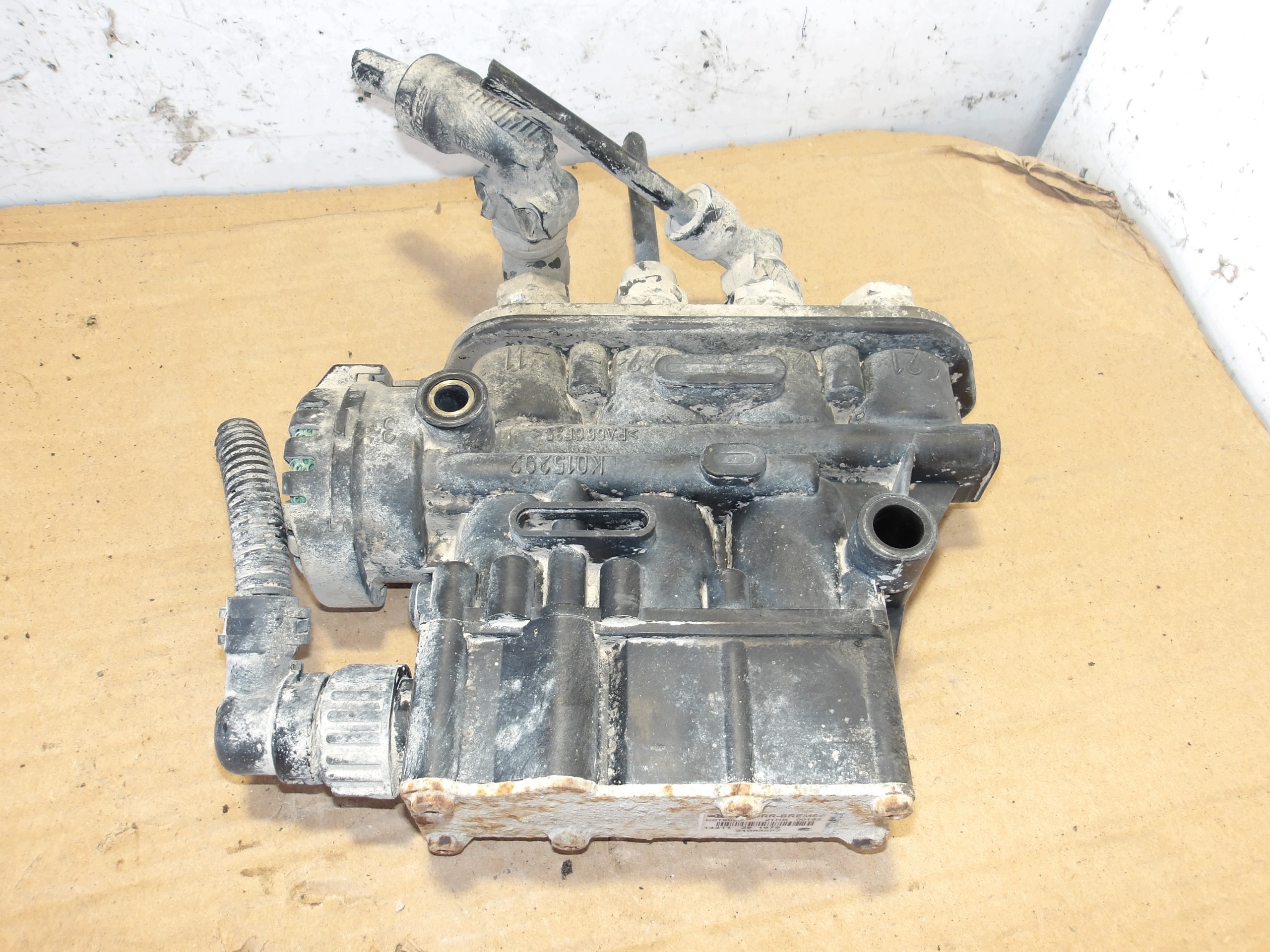 ECAS-Ventil K019820 für Volvo RVI Luftfederung image 2
