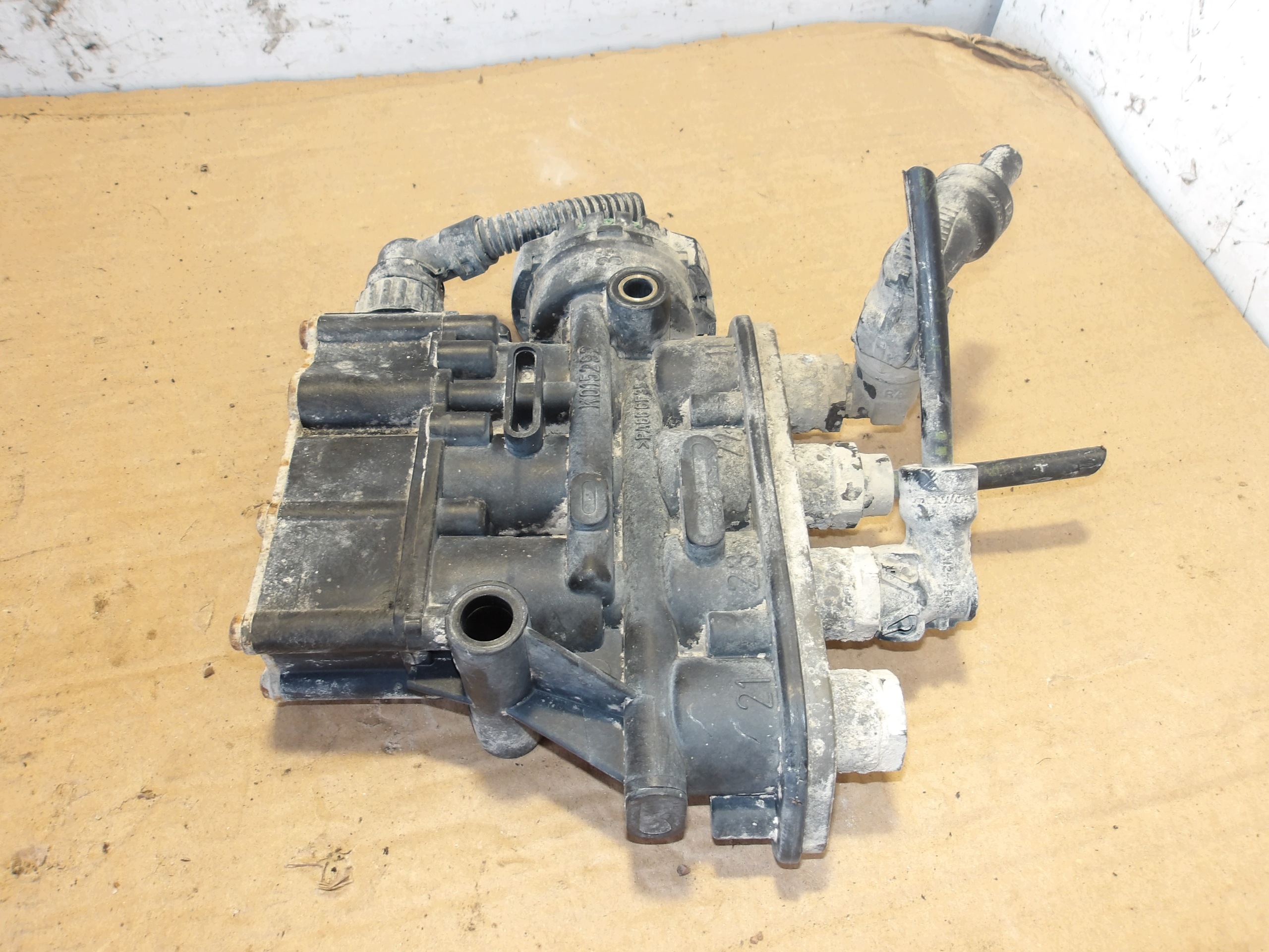 Soupape ECAS K019820 pour Volvo RVI Suspension Air