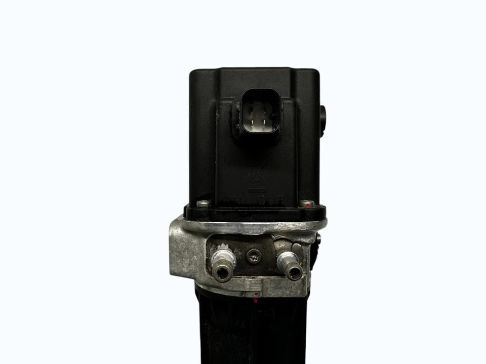 Bomba AdBlue DAF usada OEM 2290991 para XF XG XD image 3