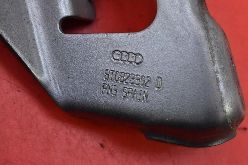 Charnière capot Audi A5 8T 2007-2011 image 7