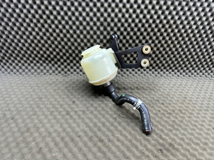 49192AA000 VAR Ohjausnestesäiliö Nissan 350Z