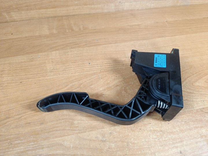 Potenciômetro Pedal Acelerador Mercedes Vito W639 A6393000704