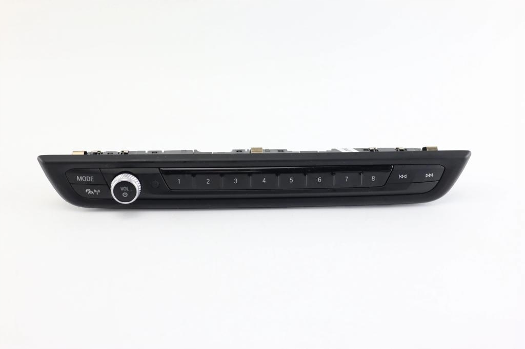 Painel de Rádio BMW F40 2019- Mineralweiss Usado
