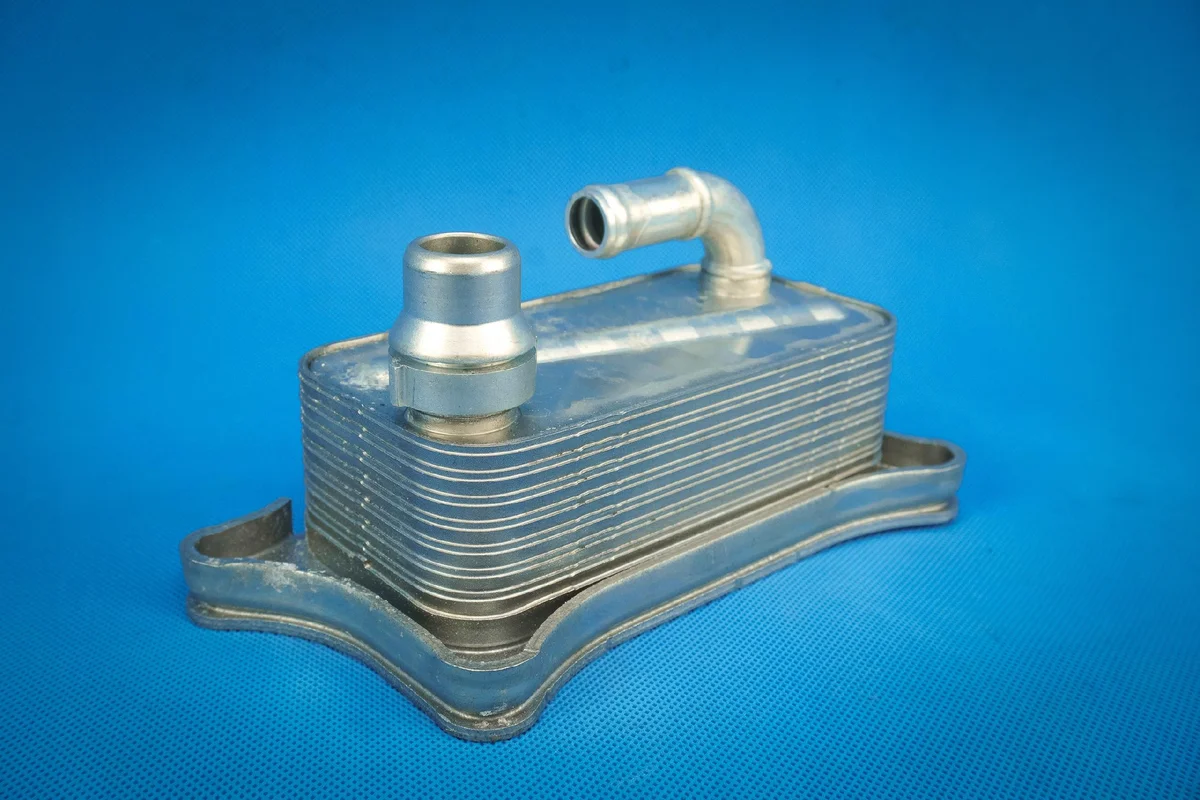 Audi S4 S5 A6 A7 A8 Radiador Aceite 06E117021J