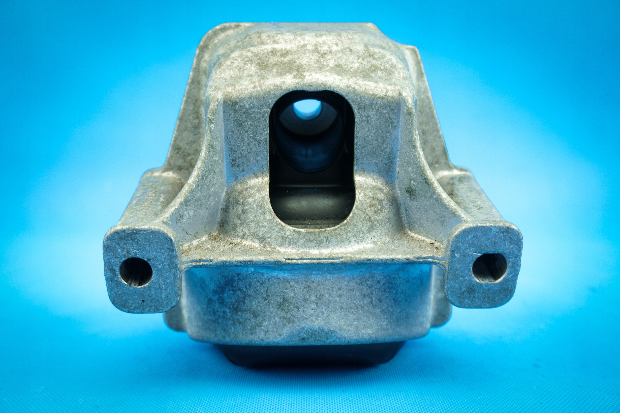 Support moteur Audi A4 8K A5 8R0199381AN image 2