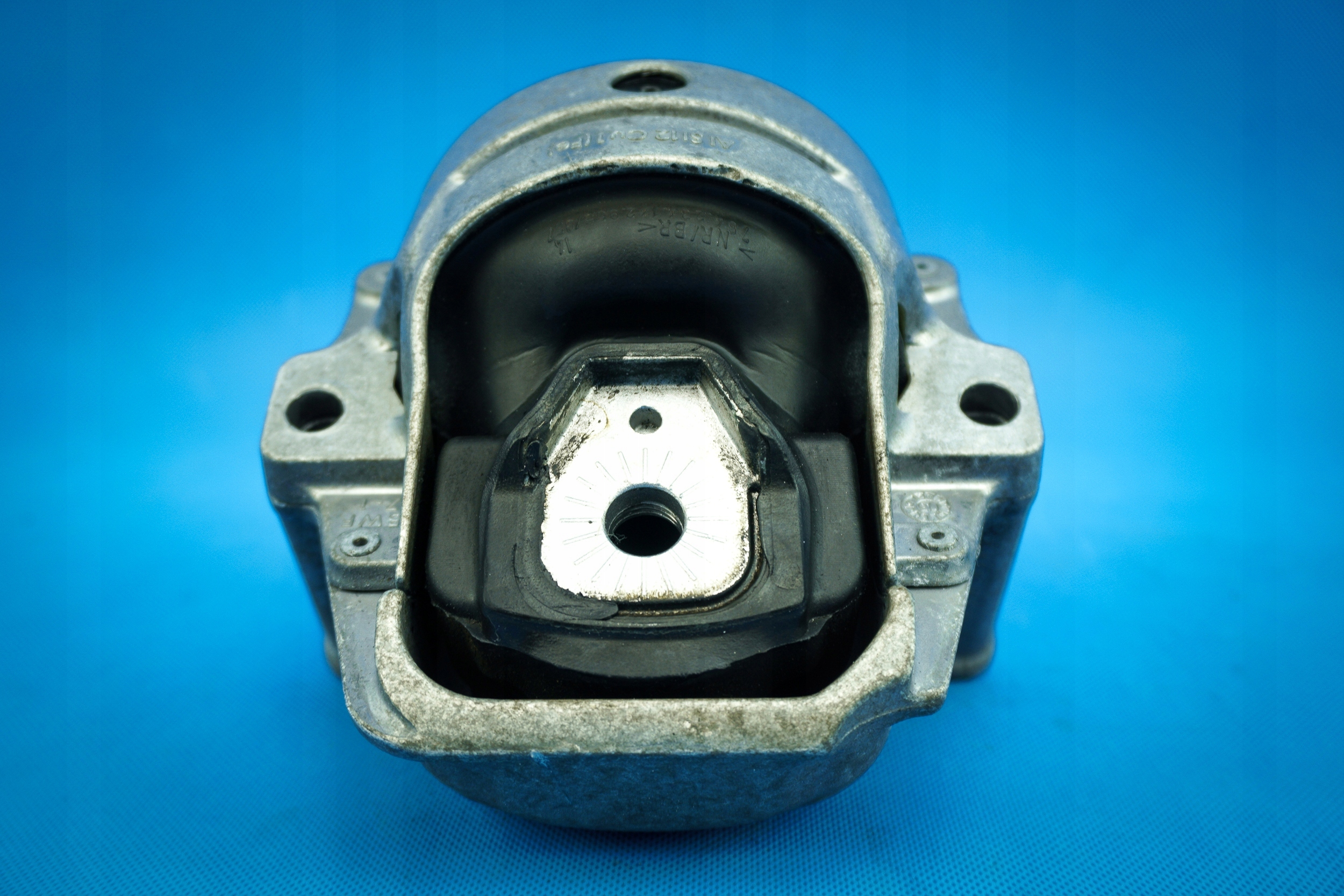 Support moteur Audi A4 8K A5 8R0199381AN image 3