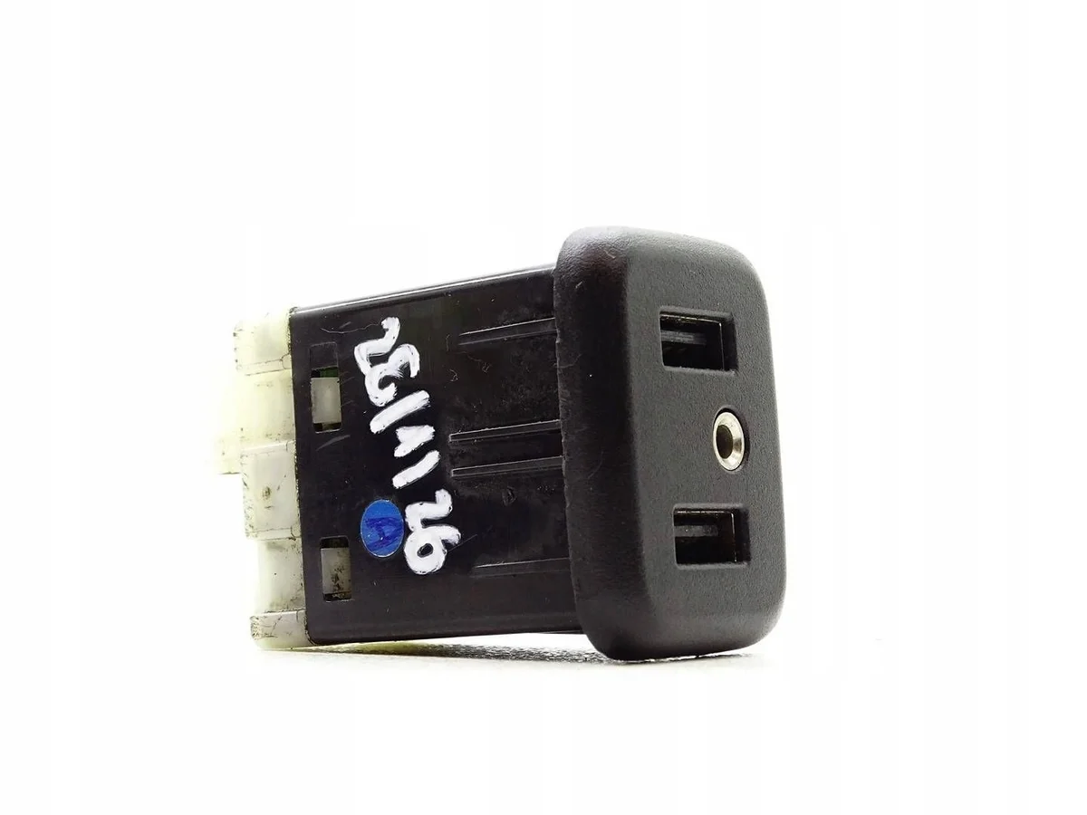 USB AUX -liitin Opel Mokka B 13519224