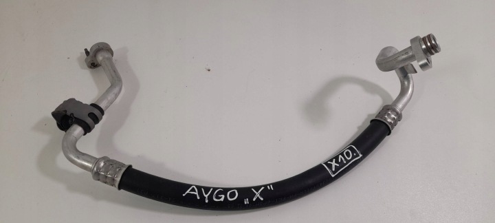 Toyota Aygo X Ilmastointiputki 887040H040 (X10)