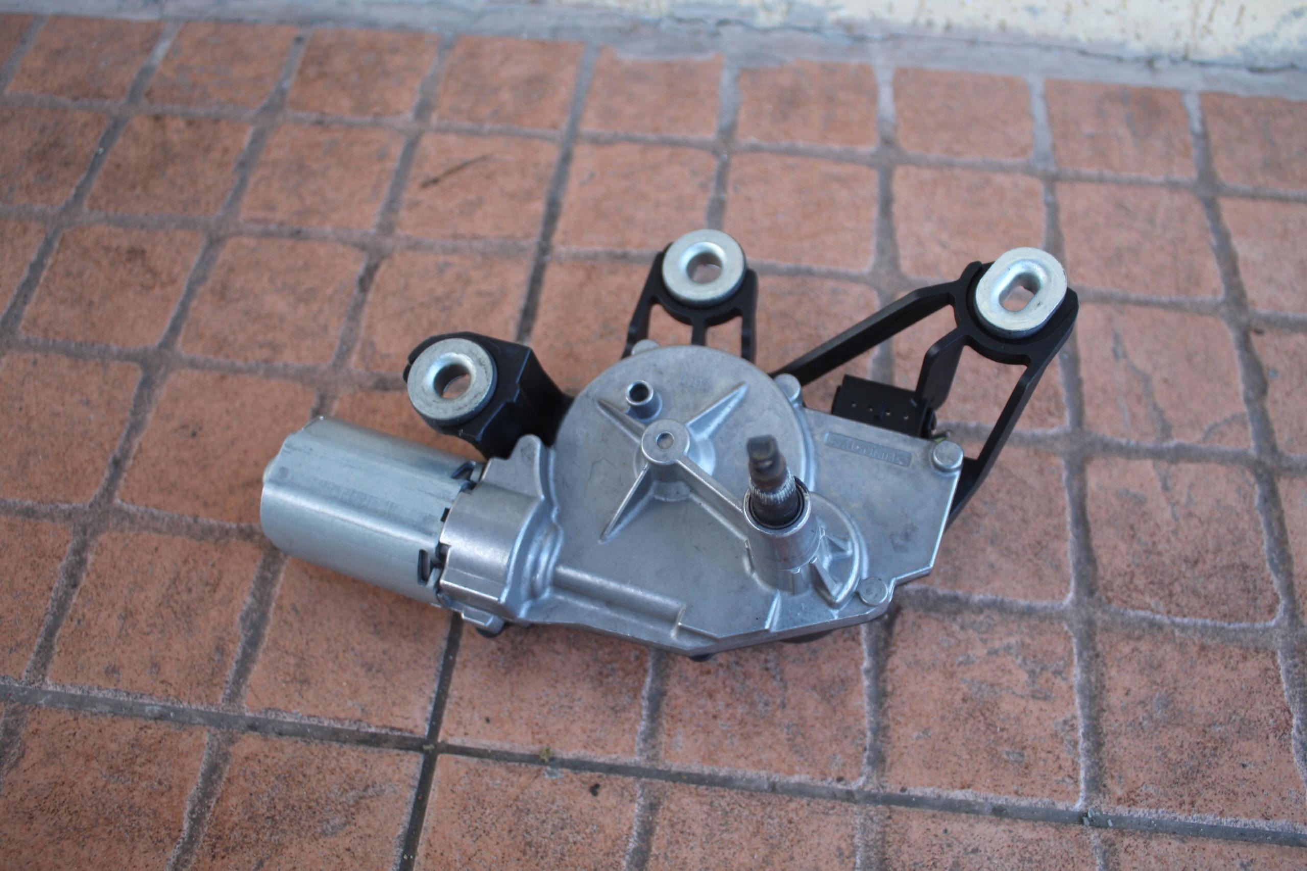 Takalasinpyyhkimen moottori Audi A6 C5 Avant 0390201592