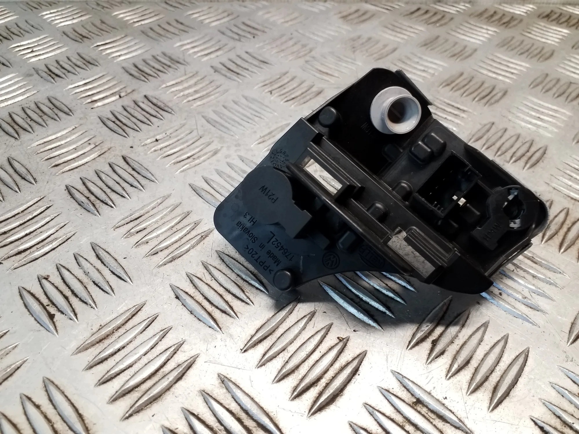 Linke Heckleuchte in Heckklappe VW Touran 1 1T0 LIFT Nadel ORIG 176452 176452L image 3