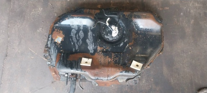 Polttoainesäiliö + pumppu metalli Mazda 323F BJ 1.6 16V