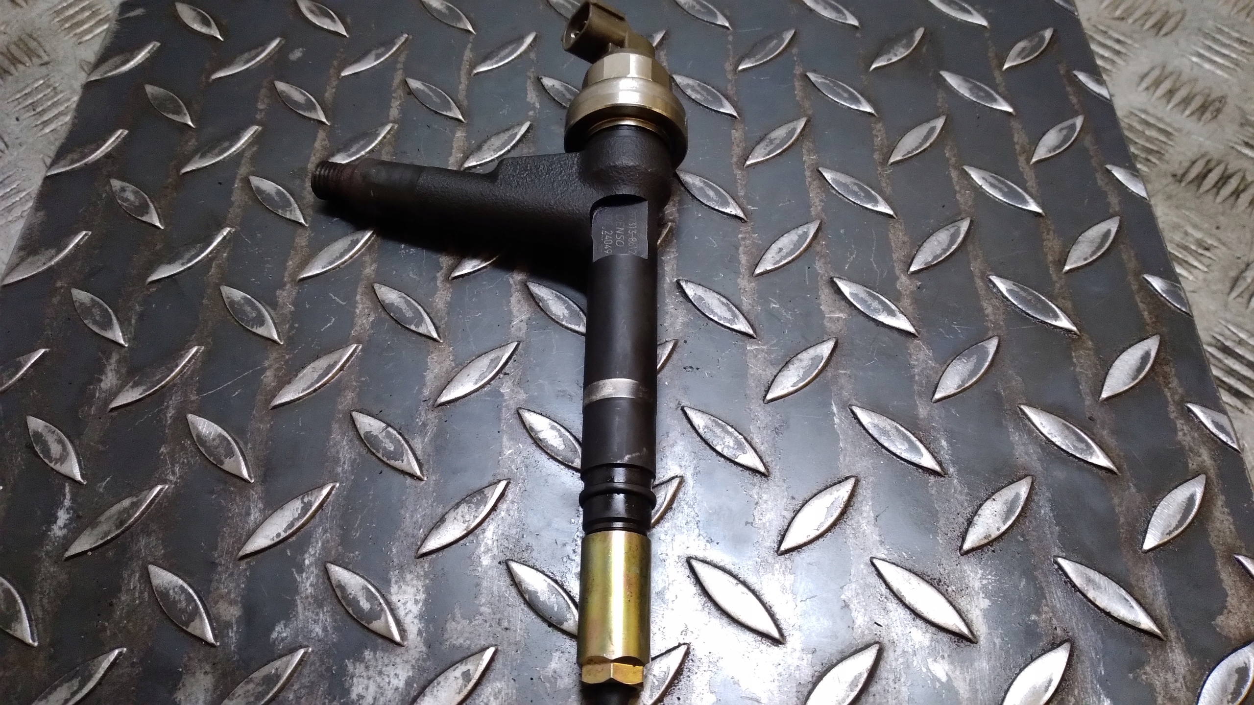 Inyector Opel Astra H 897813-8612 Usado image 2
