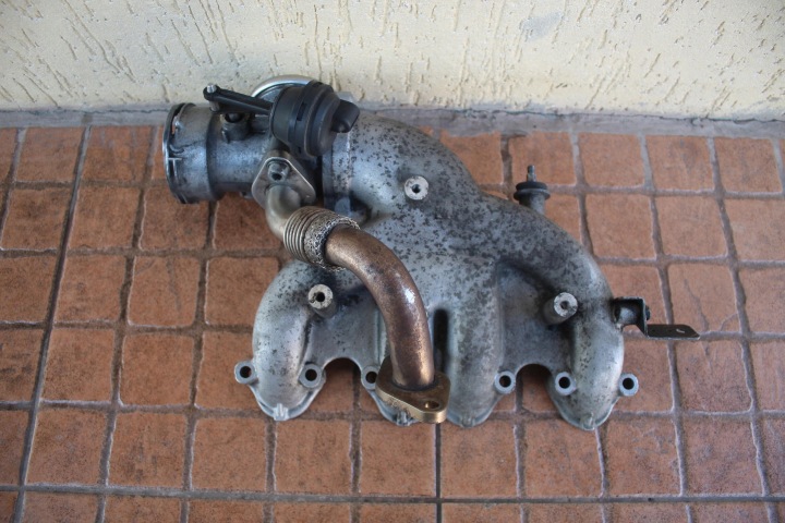 Coletor de admissão Audi A4 B6 1.9 TDI 038129713AJ